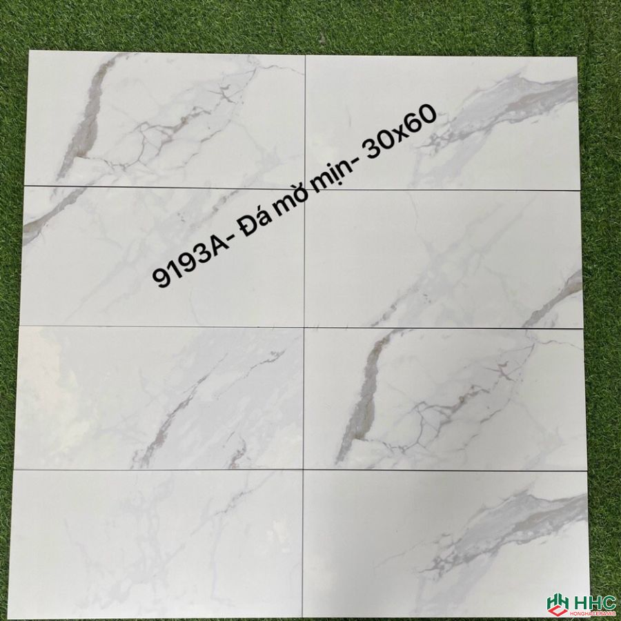 Đá mờ 30x60 trắng vân khói sale