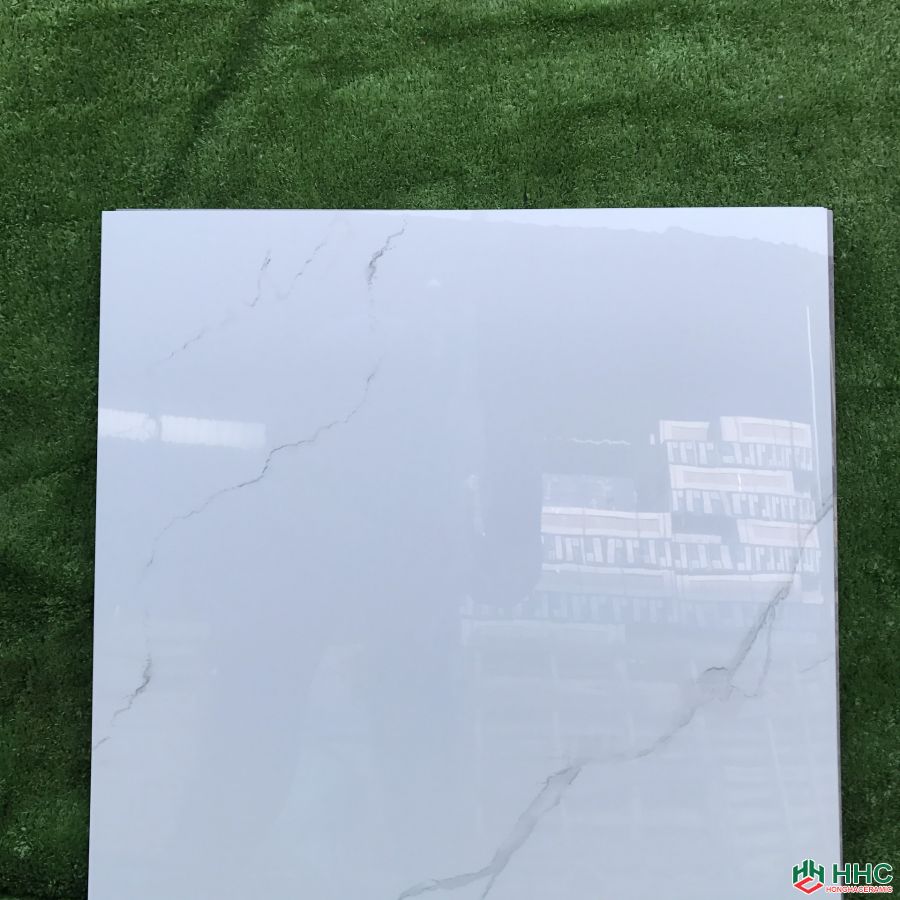 Gạch 60x60 bóng kiếng giá rẻ màu trắng khói HHC6001