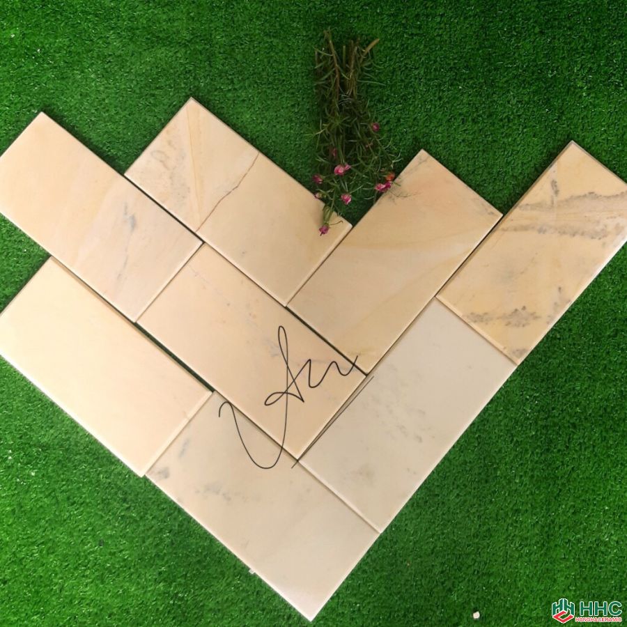 Đá thẻ 10x20 màu vàng