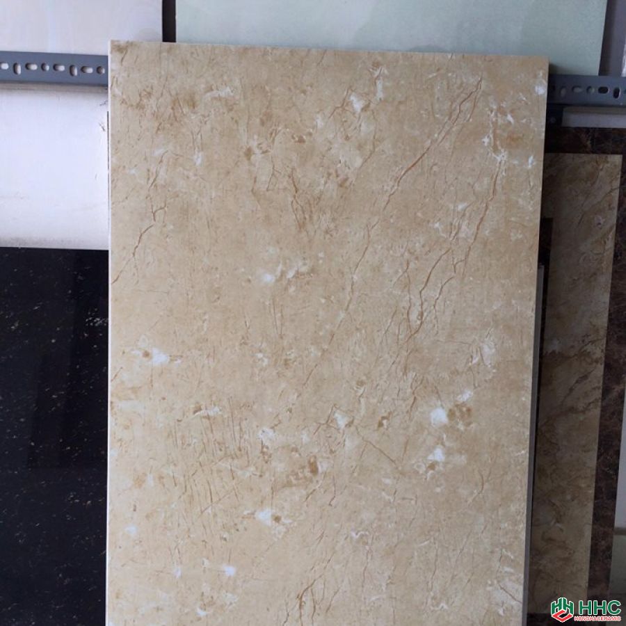 Đá bóng toàn phần 60x90 Royal. giá rẻ