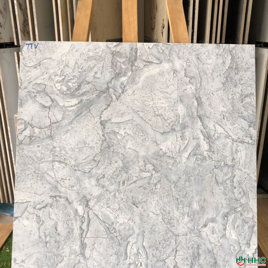 Gạch 60x60 lát nền phòng khách đẹp HHTTV22